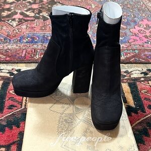 EUC with BOX FREE PEOPLE leather Smyth Platform Boots, black suede size EU39